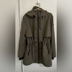 Sam Edelman Water Repellent Hooded Parka in an olive green front zip size XL